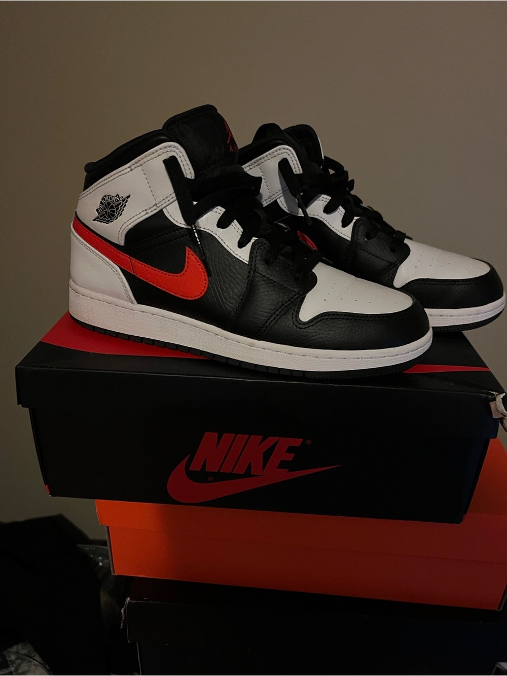 Air Jordan 1 Mid Black White Red High-Top Basketball Sneakers